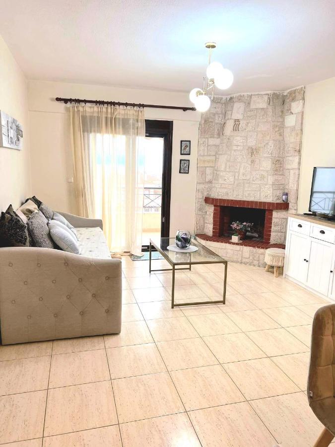 Nice Apartment With Amazing Views Kryopigi Exteriör bild