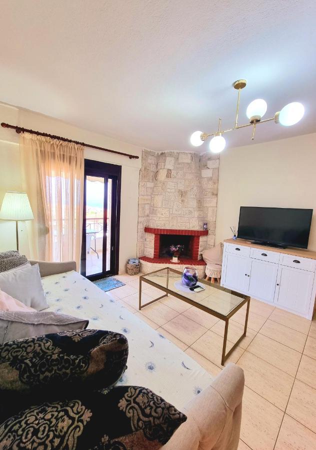Nice Apartment With Amazing Views Kryopigi Rum bild